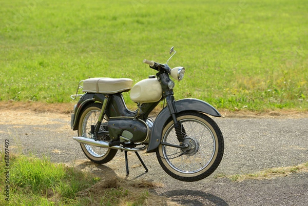 Fototapeta altes restauriertes moped