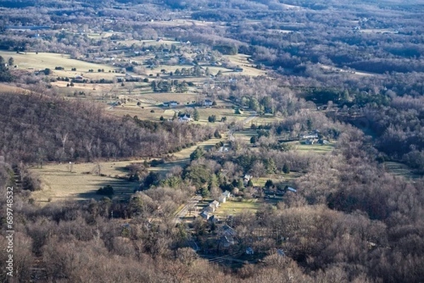 Obraz The Rockfish Valley of Virginia from a scenic overlook of a rural farmland scene