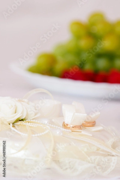 Obraz Gold wedding rings on the pincushion