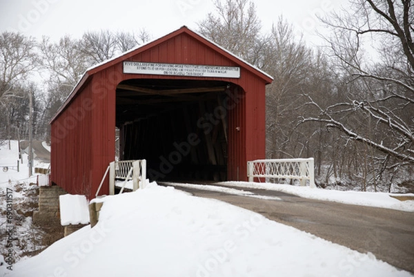 Fototapeta Princeton Illinois Red Covered Bridge in Snow
