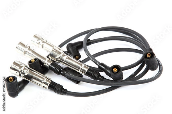 Obraz Cable high voltage spark plugs for car.