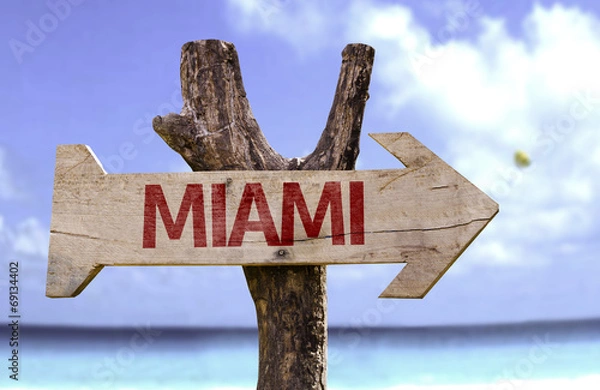 Obraz Miami wooden sign with a beach on background