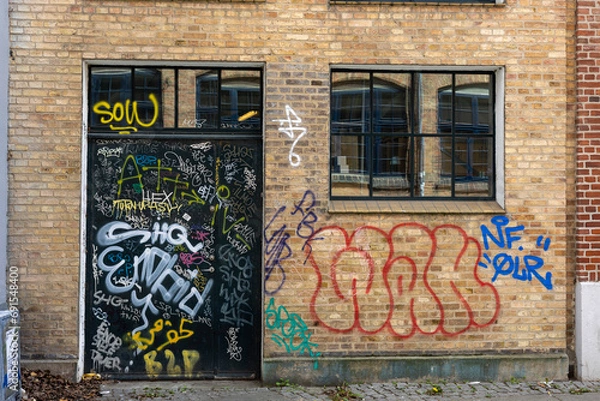 Obraz Graffiti on building