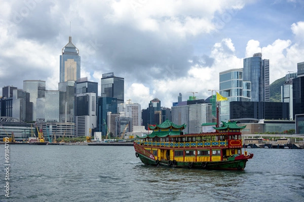 Obraz 香港島のビル群と観光船