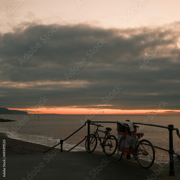 Obraz Cycle to the Sea