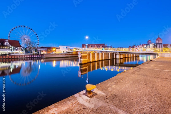 Fototapeta Noc w mieście most nad rzeką Motława Gdańsk