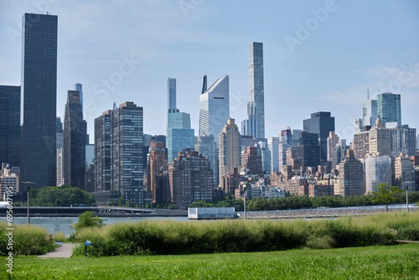 Fototapeta new-york city archtecture in downtown sunny light day