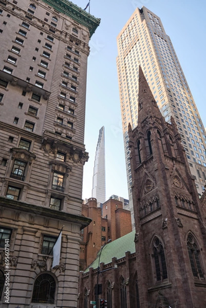 Fototapeta new-york city archtecture in downtown sunny light day