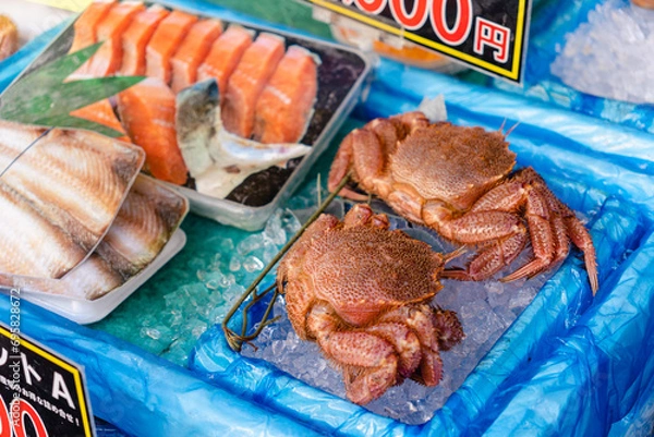 Obraz 函館朝市・カニ販売