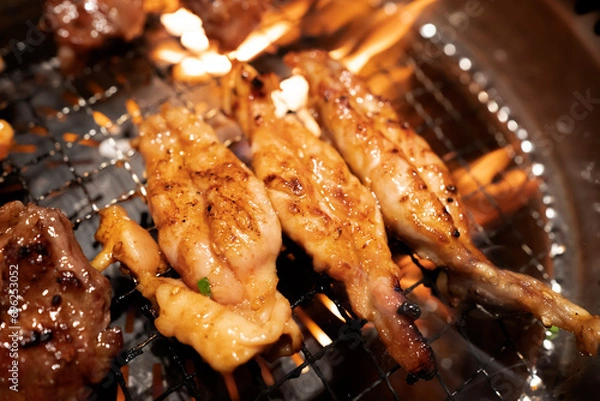 Obraz ロースターで焼くジューシーな鶏肉【せせり】