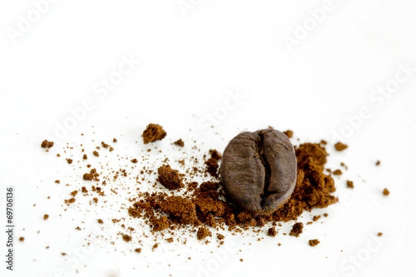 Obraz coffee beans isolated on white background