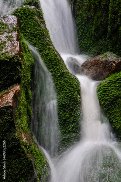 Obraz wodospad góry 