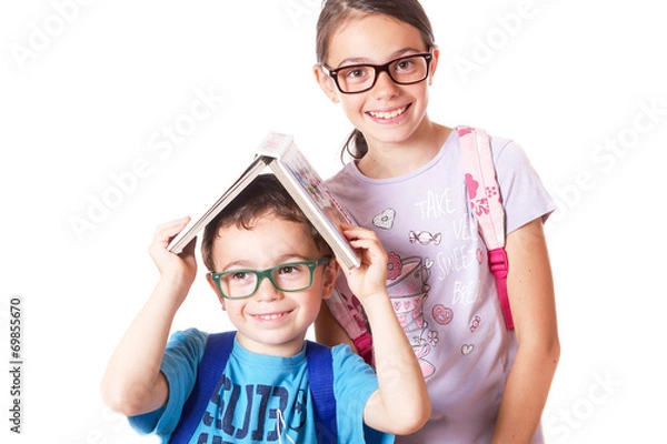 Obraz Bambini con occhiali e zaino