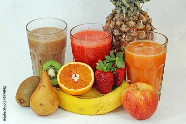 Obraz Sok Owocowy z Kiwi, Truskawką, Pomarańczą, Jabłkiem, Gruszką i Ananasem