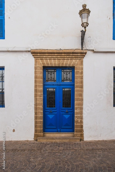 Obraz モロッコのエッサウィラで見つけたおしゃれな青い扉