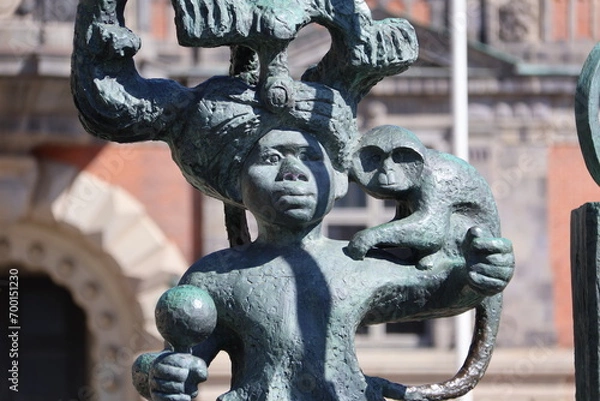 Fototapeta Detail of a jester statue on the fountain on Stortorget, Malmö, Swede