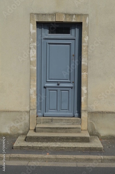 Fototapeta Porte d'entrée avec escalier