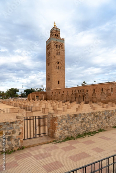Obraz Photo of the exterior of the Koutoubia mosque in the city of Marrakech, cloudy day.