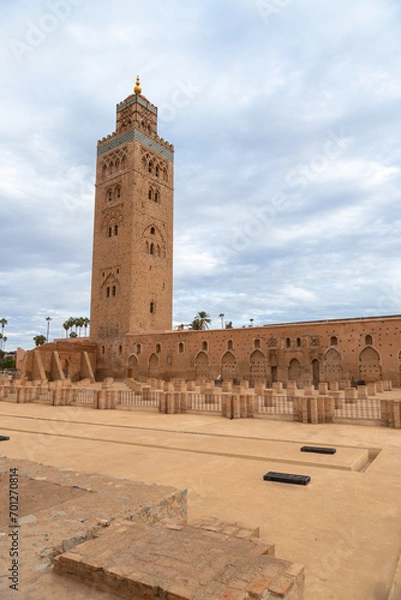 Obraz Photo of the exterior of the Koutoubia mosque in the city of Marrakech, cloudy day.