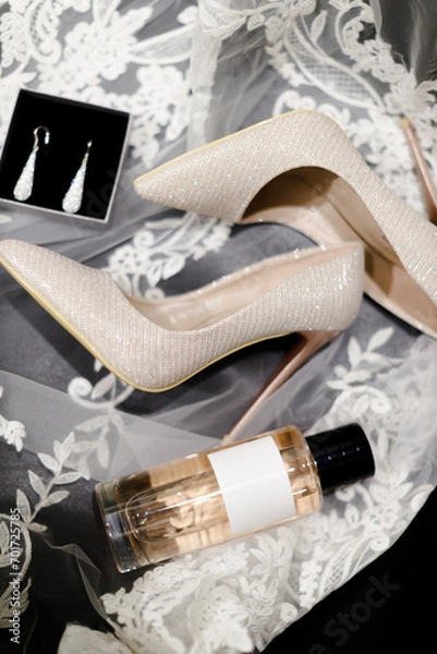 Obraz Bride's shoes and perfume bottle