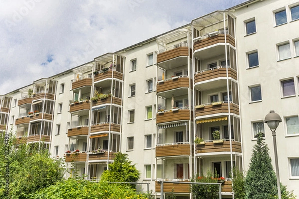 Obraz Sanierter Plattenbau 05560