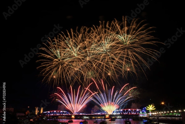 Obraz Firecracker at Chao Phraya River.