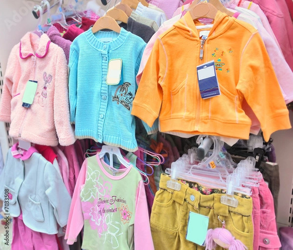 Obraz girls' clothes in a store