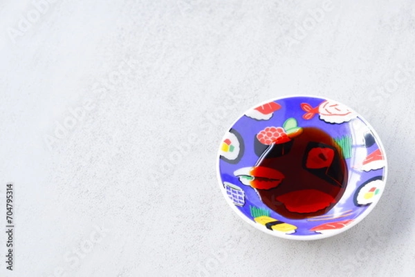 Fototapeta お醤油を注いだ小皿