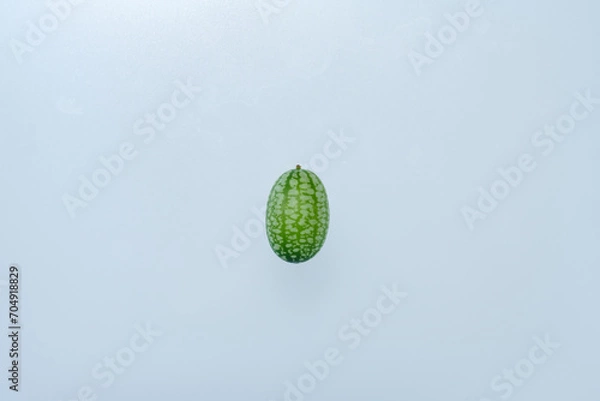 Obraz マイクロきゅうりを一粒配置した切り抜き用俯瞰撮影