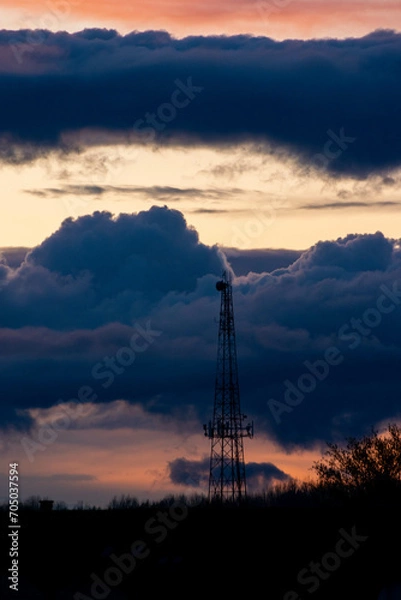 Fototapeta tower with cluds