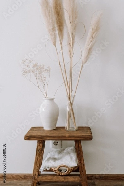 Obraz white vase on the table