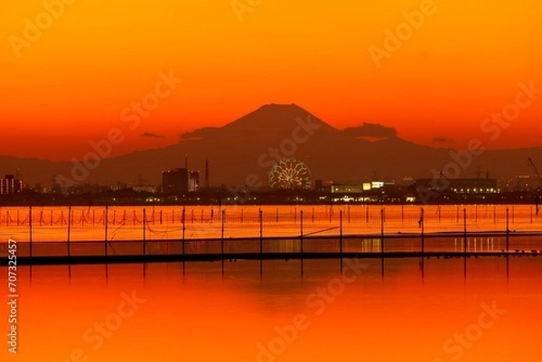Fototapeta 三番瀬からの富士山の夕景　ふなばし三番瀬海浜公園