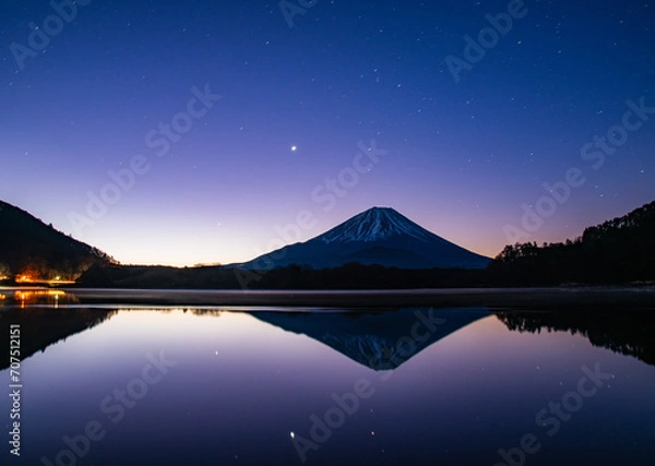 Obraz 精進湖から夜明け前の逆さ富士