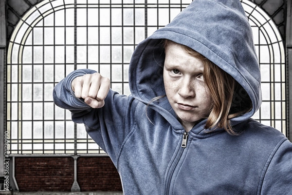 Obraz Junges Mädchen schlägt zu