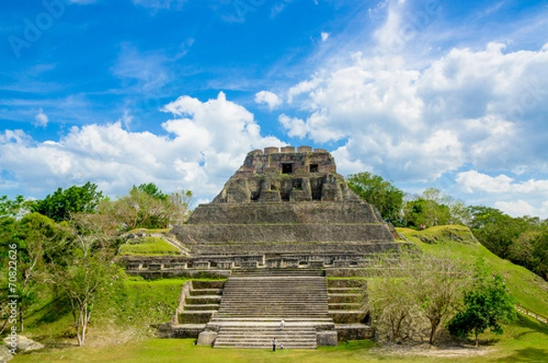 Fototapeta Ruiny xunantunich Maya w Belize