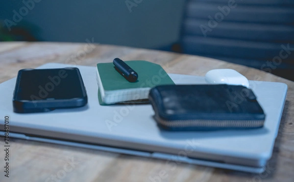 Obraz Schreibtisch mit Computer und Notizheft