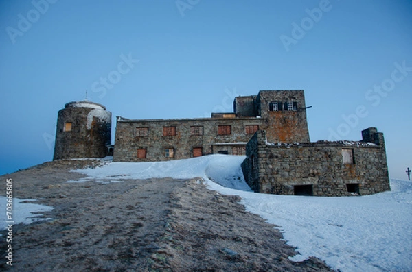 Obraz old castle in the snow