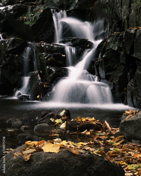 Obraz waterfall in autumn