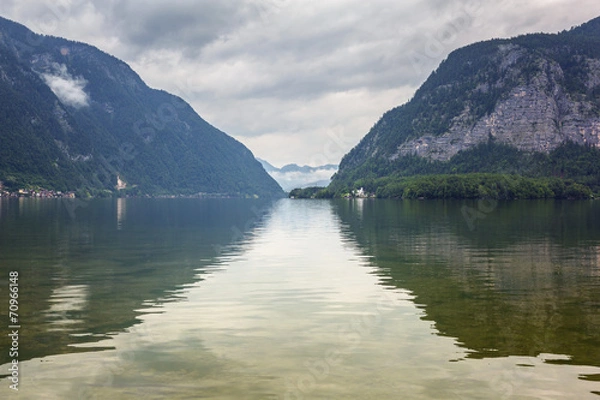 Fototapeta Hallstatter lake in the Alps of Austria