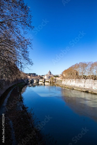 Fototapeta Der Tiber in Rom mit dem Petersdom in Hintergrund