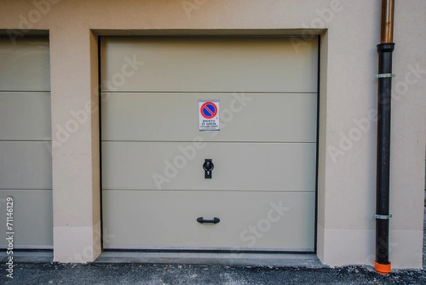 Obraz Porta garage grigio, basculante