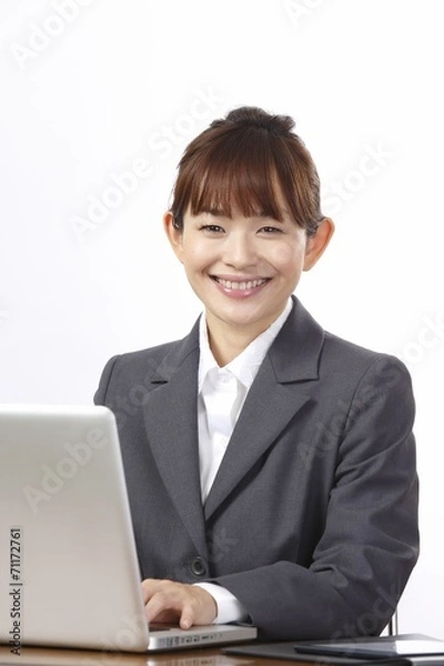 Fototapeta パソコンを使う女性