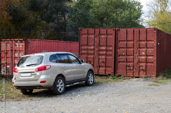 Obraz Автомобиль около транспортных контейнеров