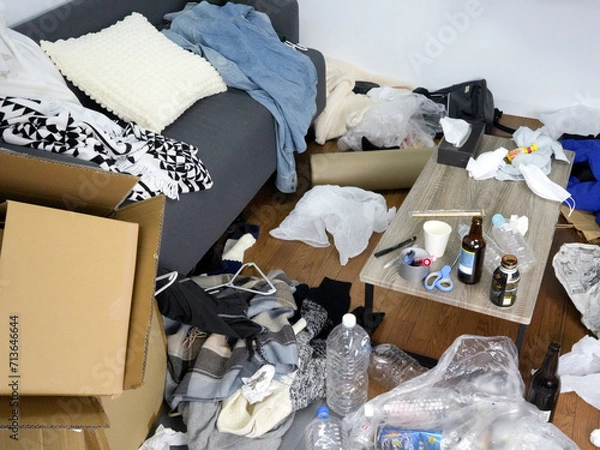 Obraz 片付けられないゴミ屋敷の汚部屋