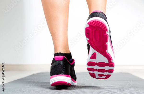 Obraz Running on exercising mat