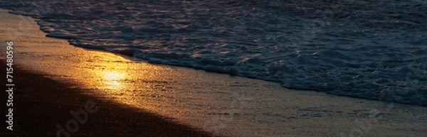 Fototapeta 朝日を反射する砂浜