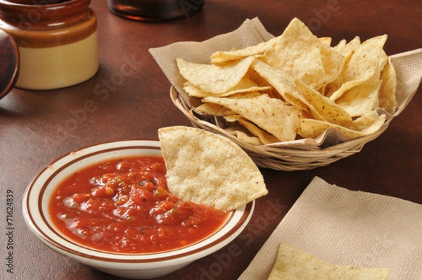 Obraz Chipsy i salsa