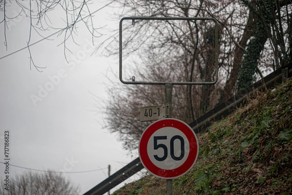 Obraz Gestohlenes Ortsschild