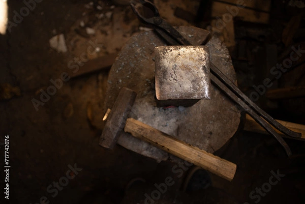 Fototapeta classic box anvil