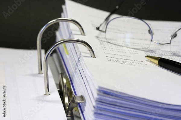 Obraz aktenordner mit brille 04